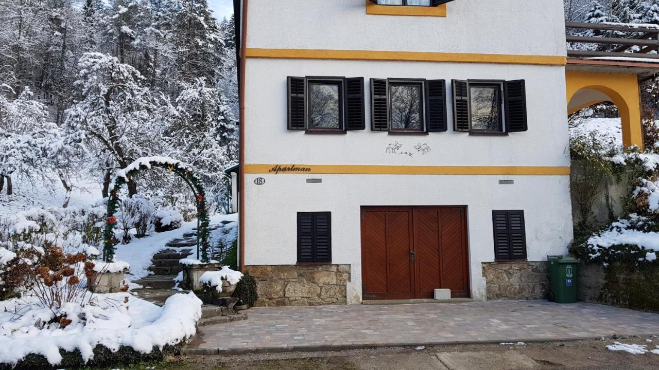 Villa Kuca Juraj à Brod na Kupi Extérieur photo